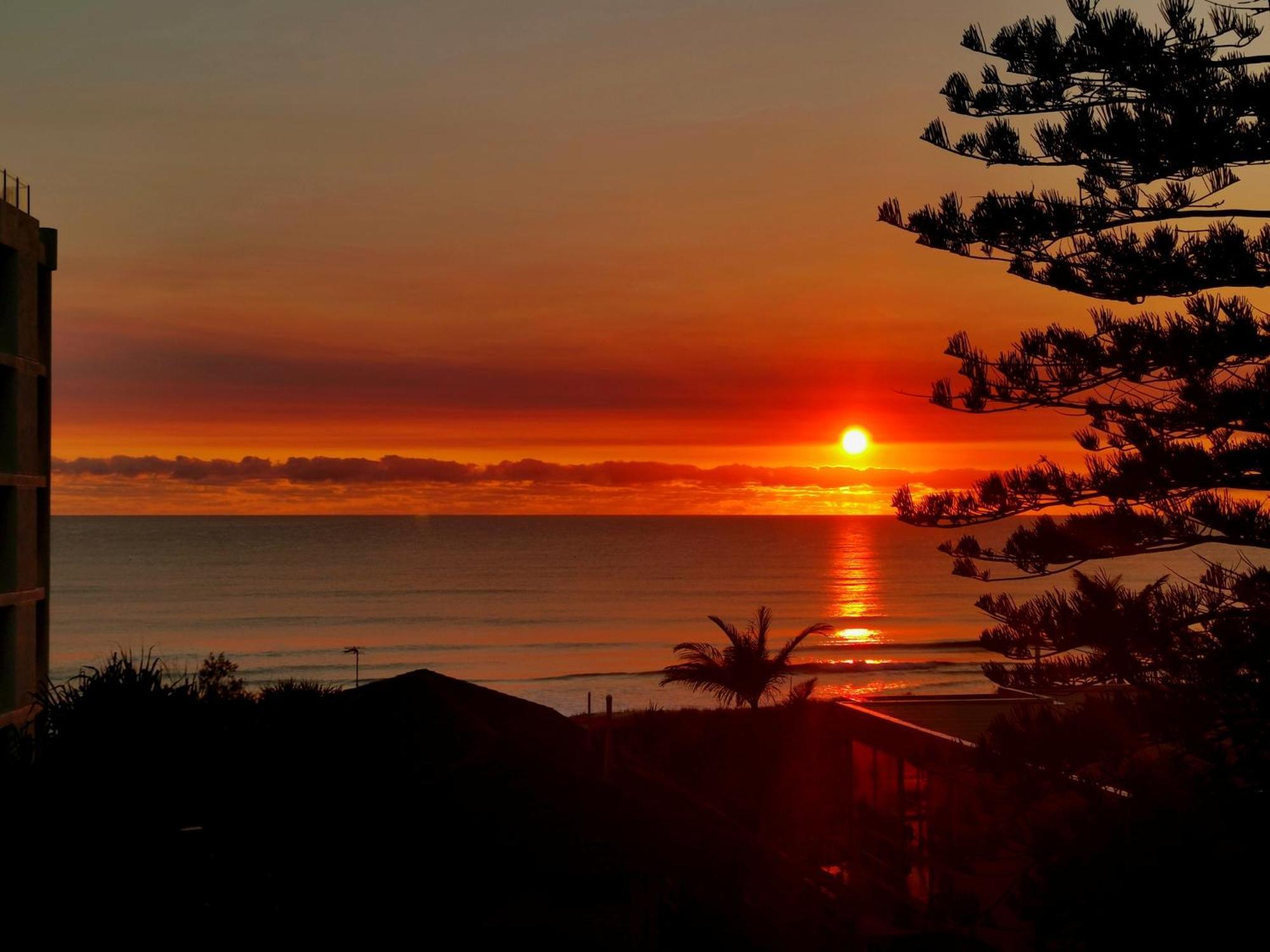 Surfers Chalet Gold Coast Extérieur photo